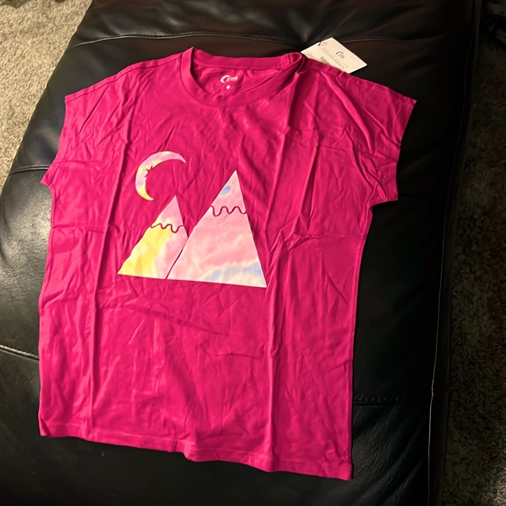 Woman’s Zyia size medium, fuchsia pink muscle T-shirt. NWT.
